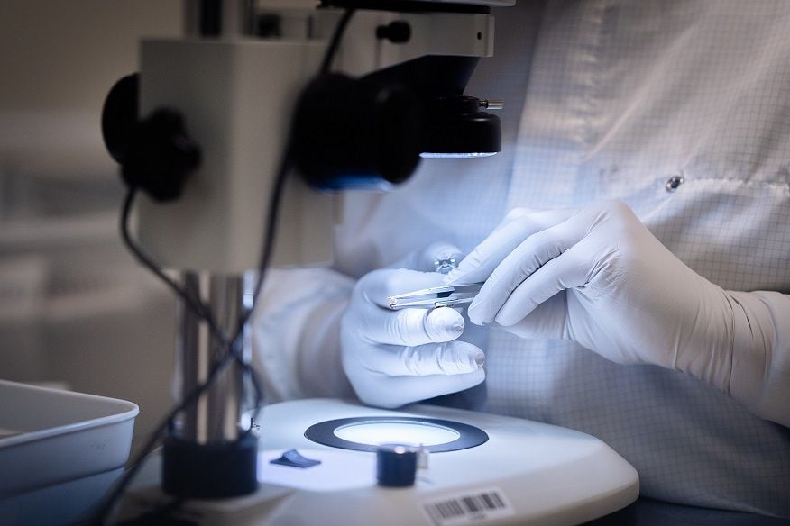 Cleanroom microscope