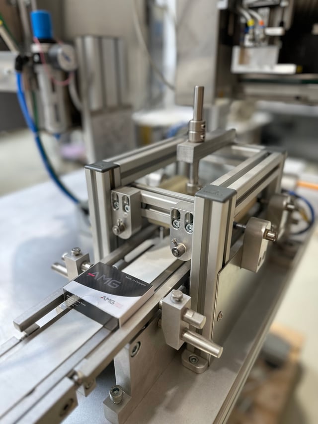 Secure packaging and precise labeling for dental implants
